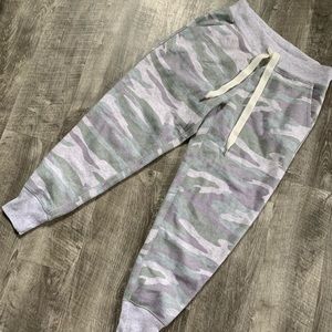 Never worn women’s camo sweatpants